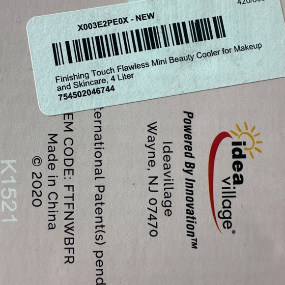 FINISHING TOUCH FLAWLESS BEAUTY MINI FRIDGE FOR SKINCARE & MAKEUP REFRIGERATOR - Picture 8 of 9